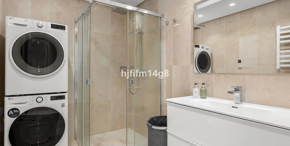 Sale of penthouse in Nueva Andalucía 13