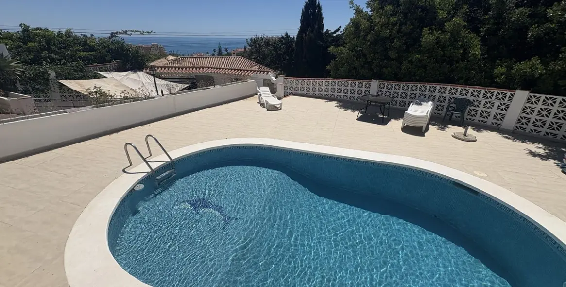 Продажа  отдельно стоящей виллы в Mijas Costa 20