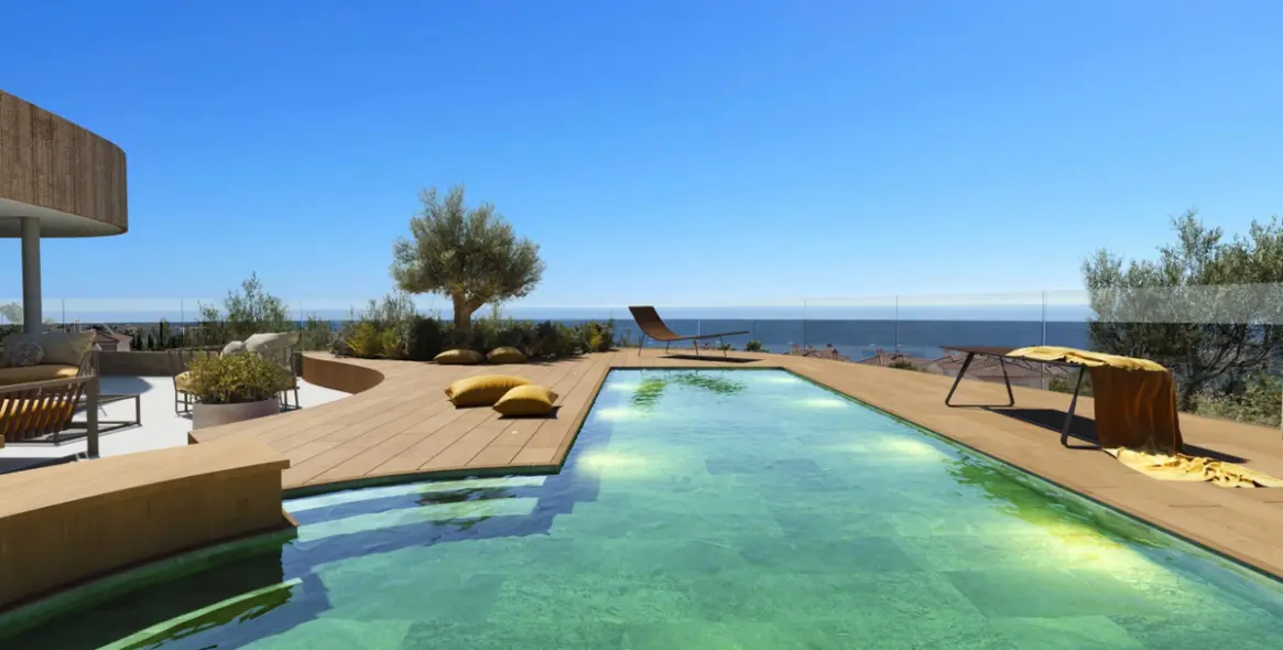 Sale of middle floor apartment in Fuengirola 13