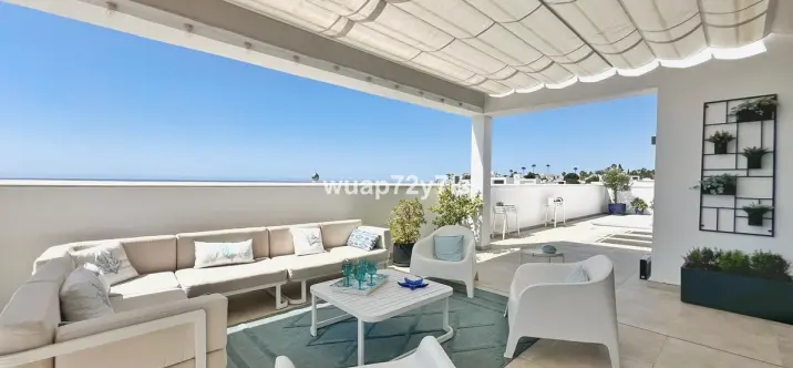 Sale of penthouse in Estepona 0