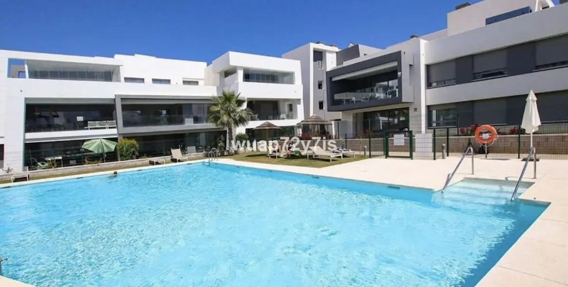 Sale of penthouse in Estepona 2