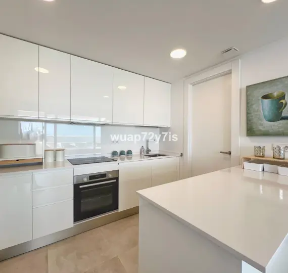 Sale of penthouse in Estepona