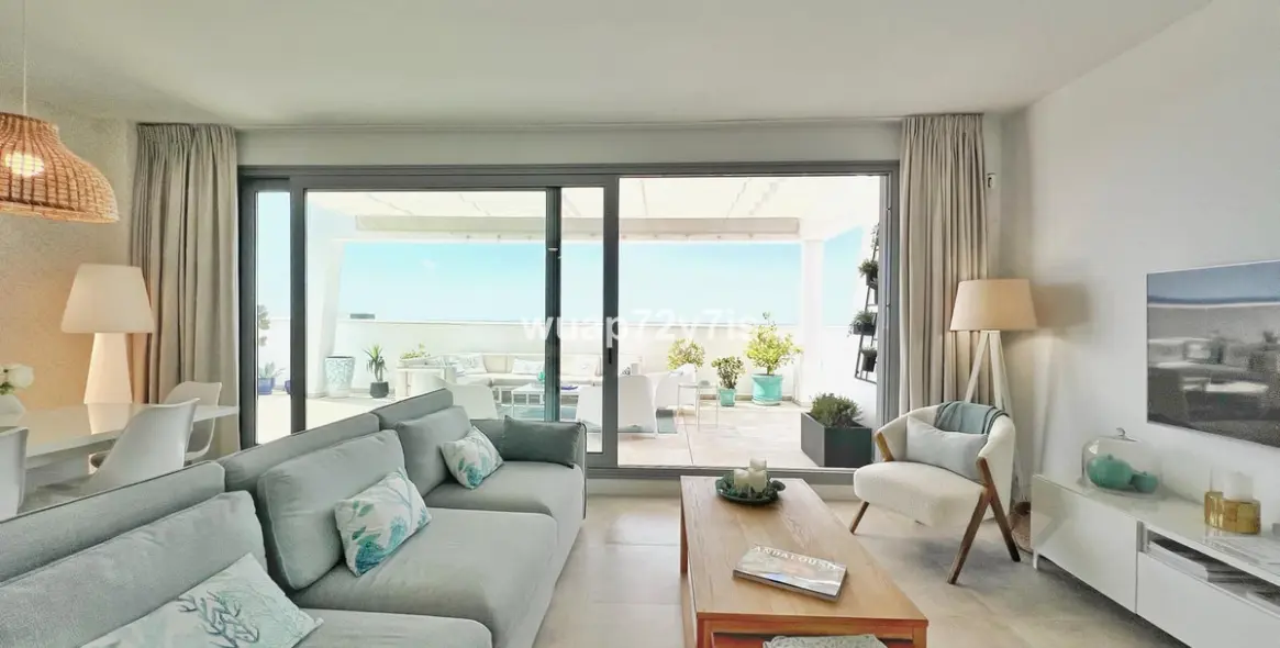 Sale of penthouse in Estepona 8