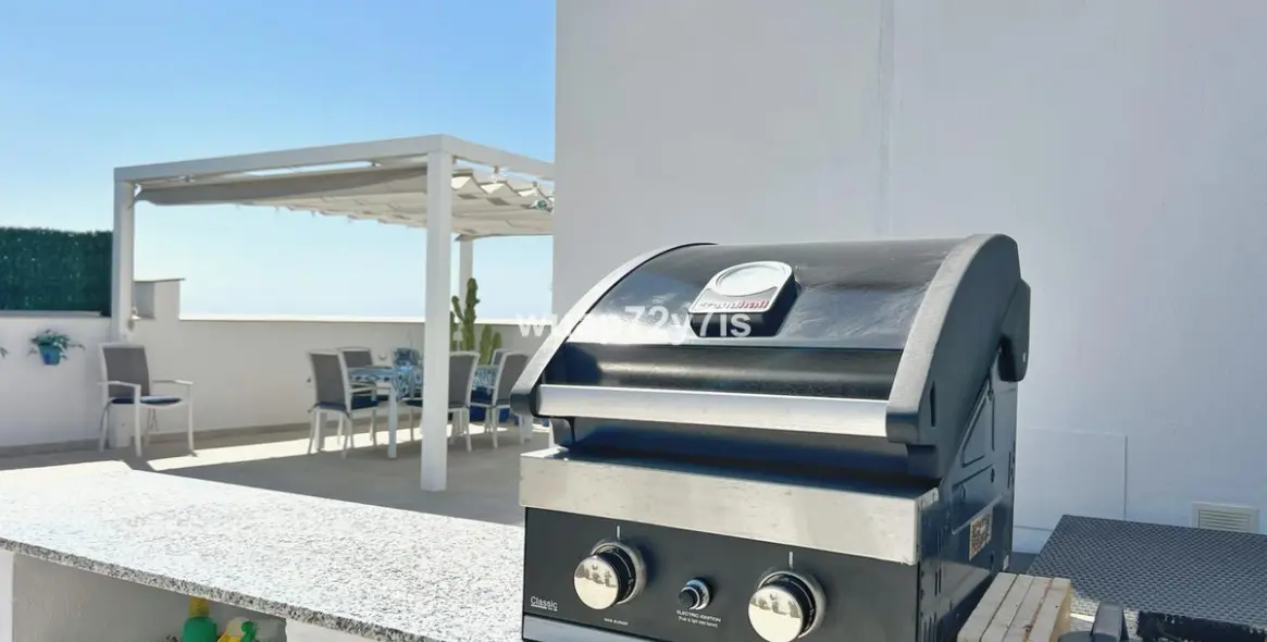 Sale of penthouse in Estepona 13