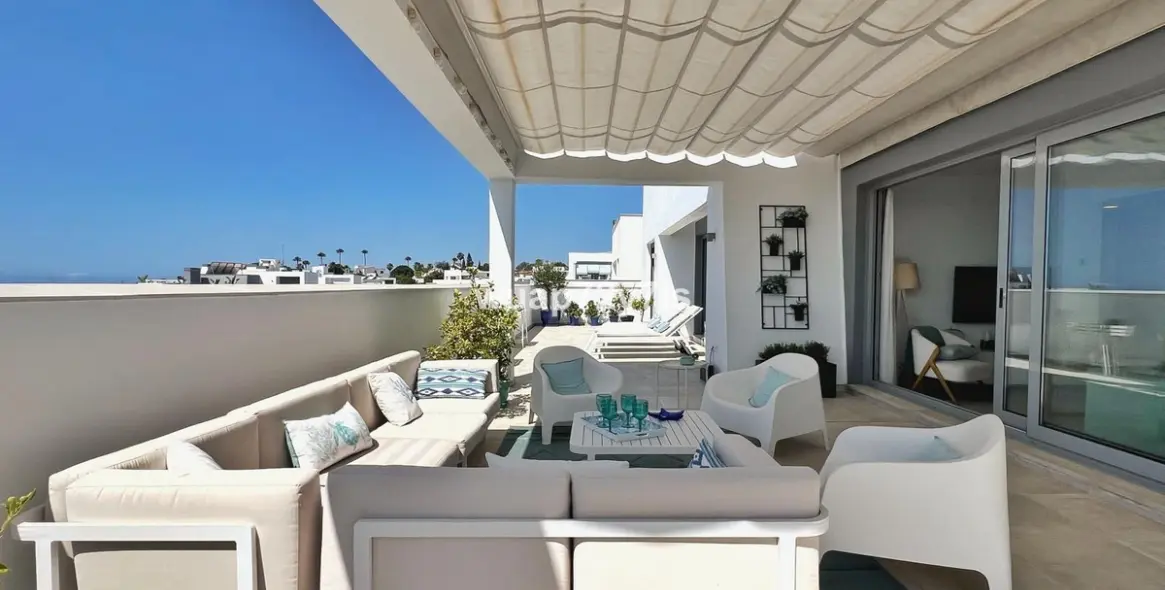 Sale of penthouse in Estepona 14