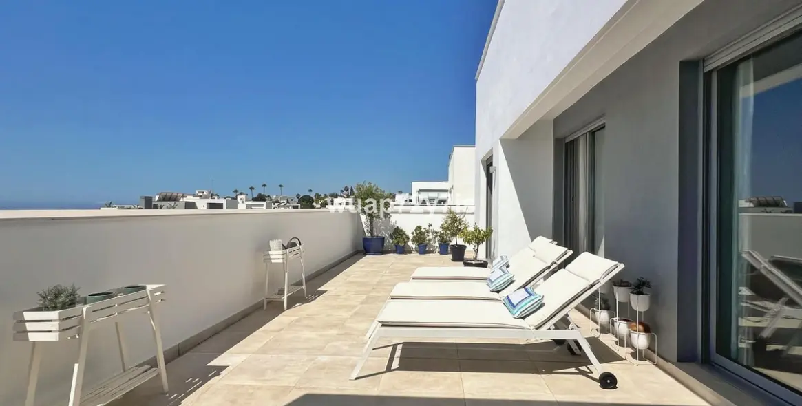 Sale of penthouse in Estepona 16