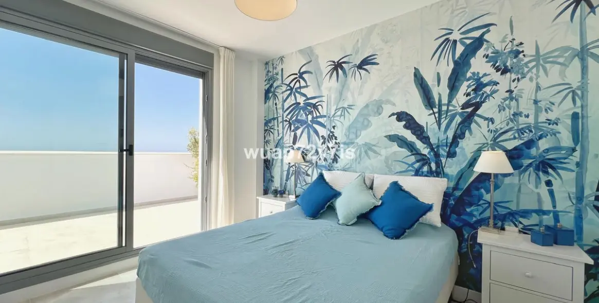 Sale of penthouse in Estepona 26