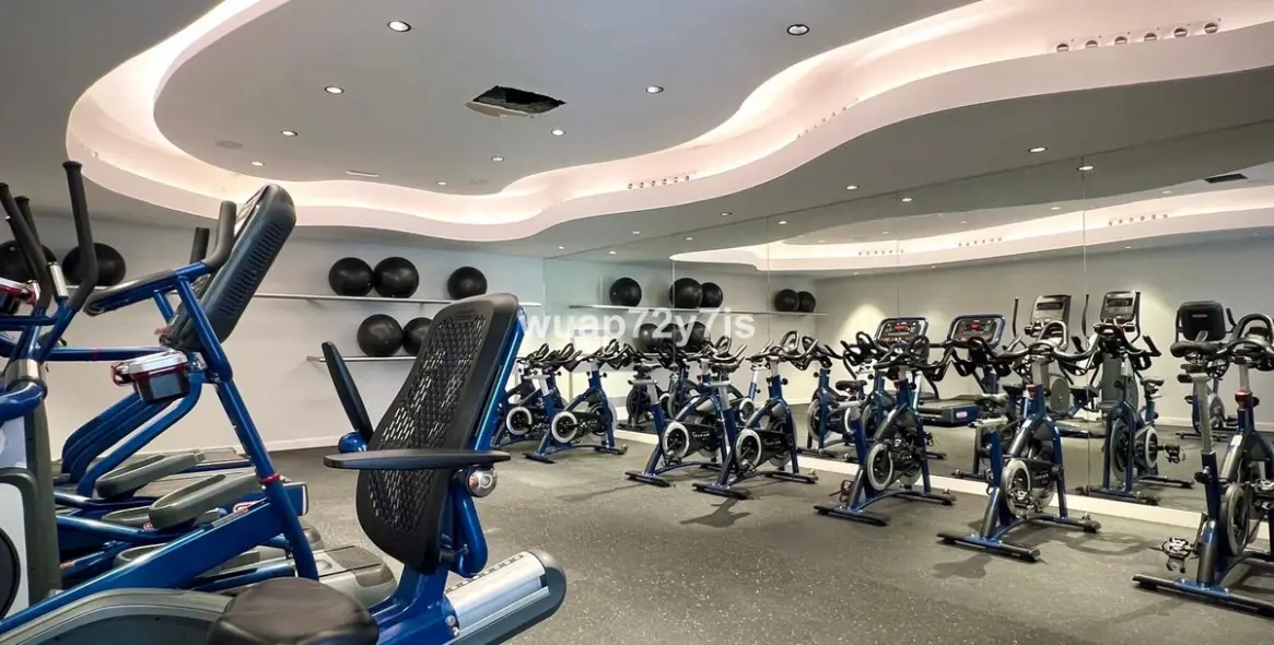 Sale of penthouse in Estepona 30