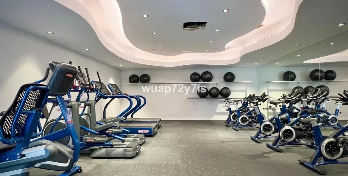 Sale of penthouse in Estepona 31