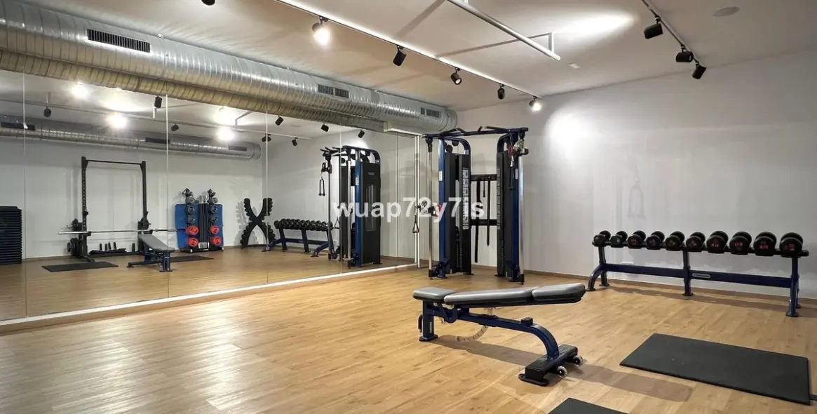 Sale of penthouse in Estepona 32