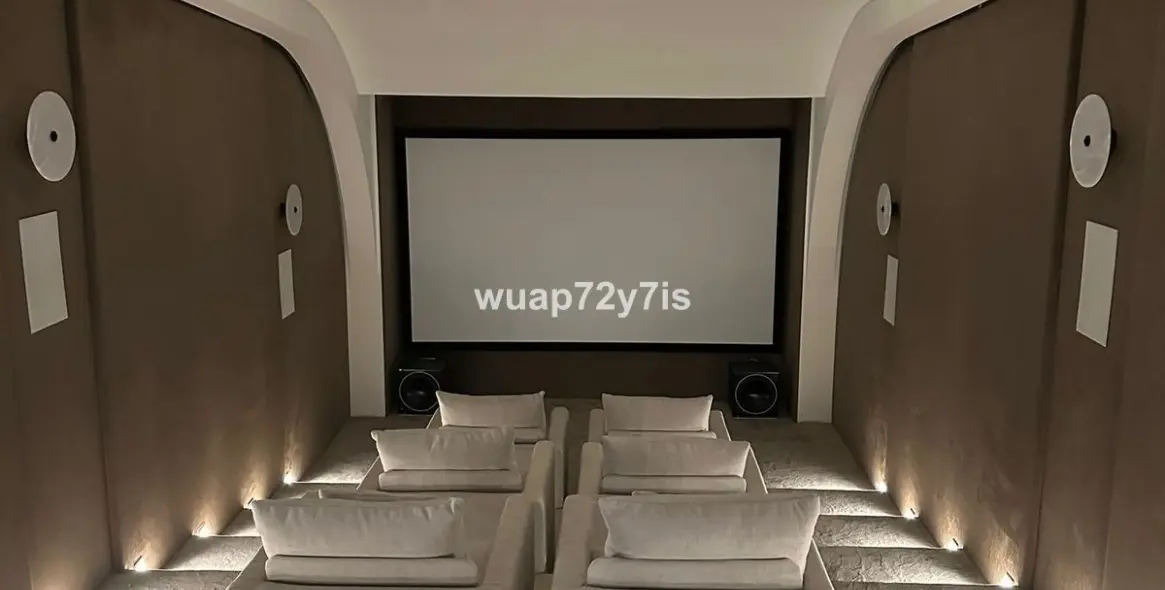 Sale of penthouse in Estepona 35