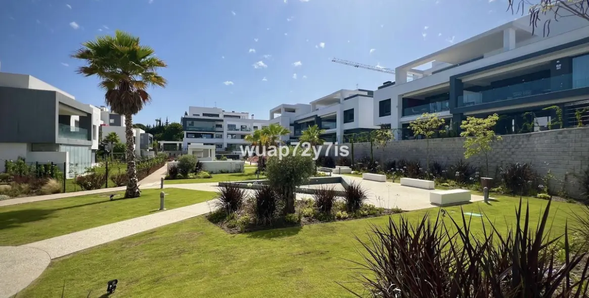 Sale of penthouse in Estepona 39