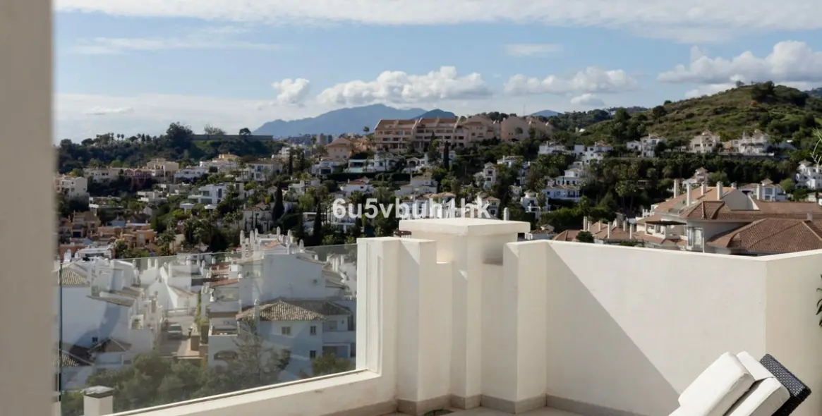 Продажа апартаментов на первом этаже в Nueva Andalucía (район Nueva Andalucía) 4