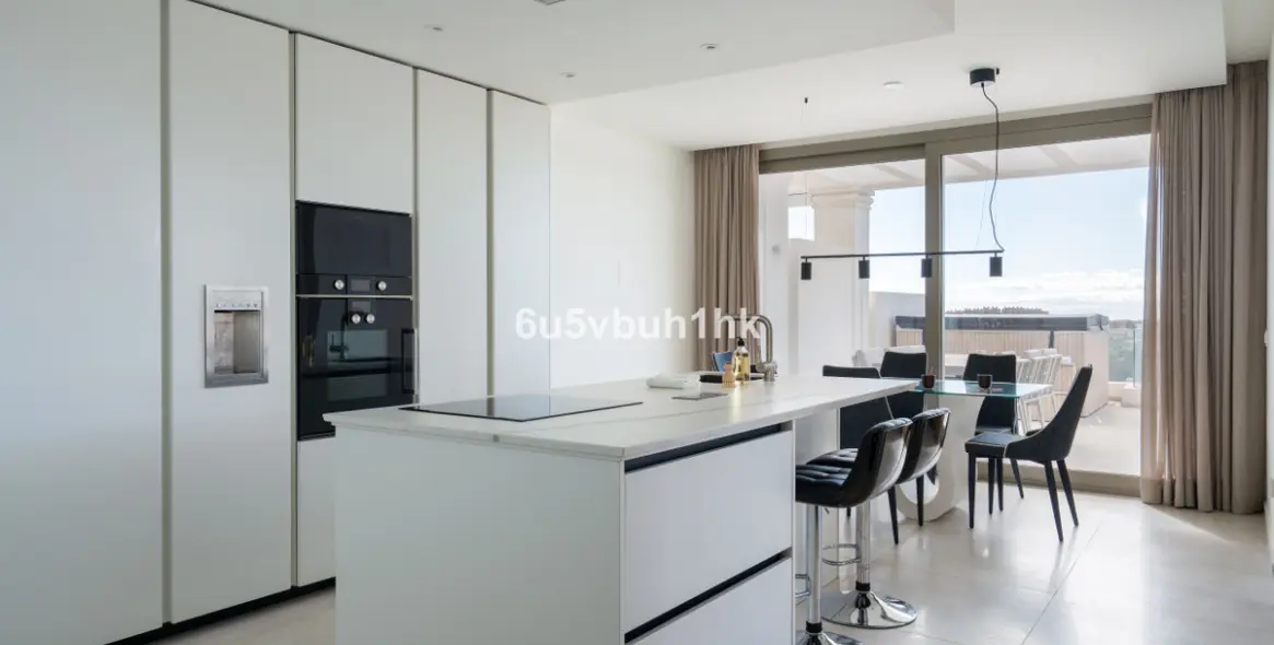 Sale of middle floor apartment in Marbella 11