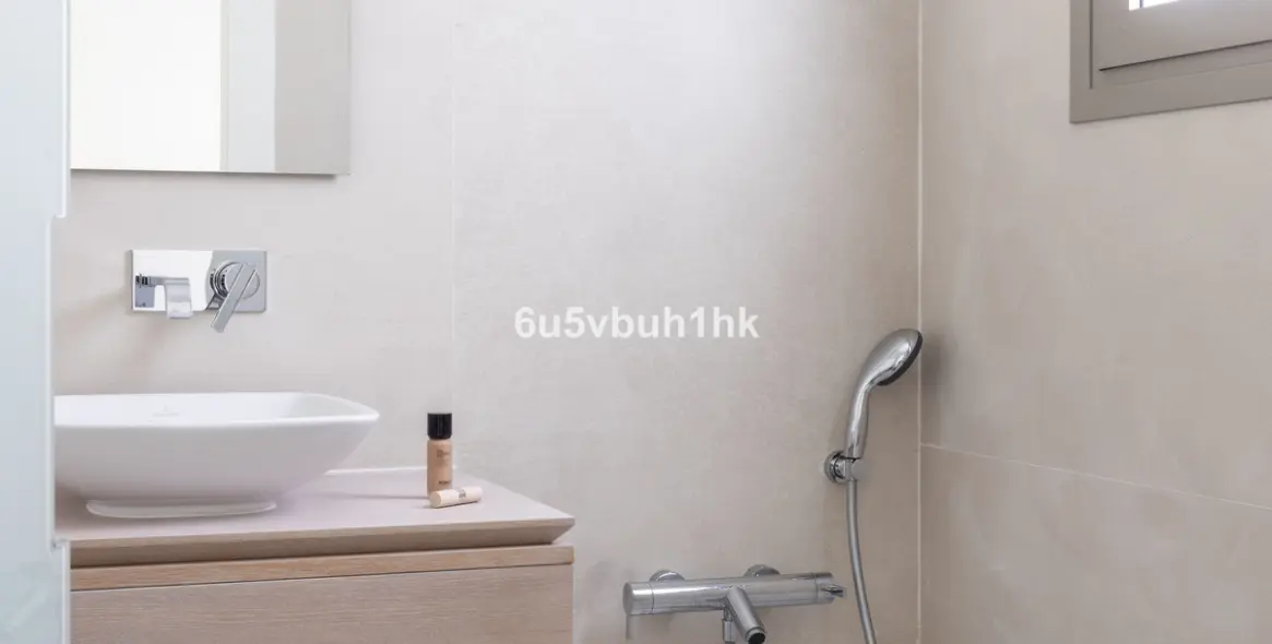 Venta de apartamento en planta media en Marbella 27