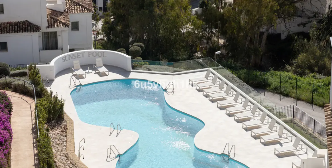 Venta de apartamento en planta media en Marbella 35