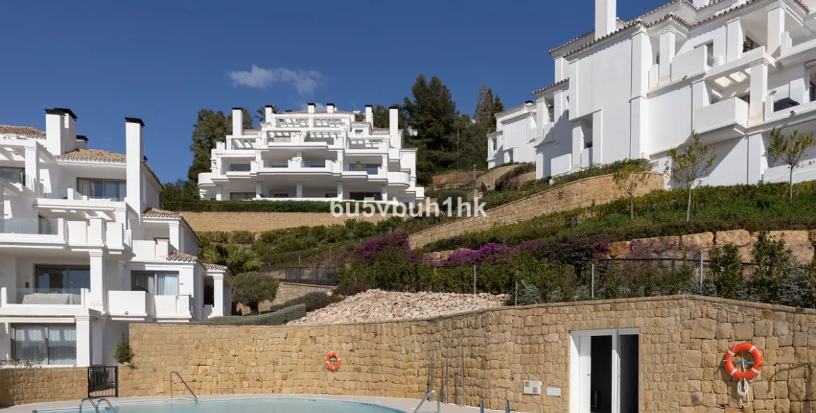 Venta de apartamento en planta media en Marbella 36