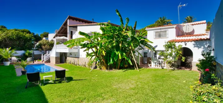 Venta de villa independiente en Torrenueva 0