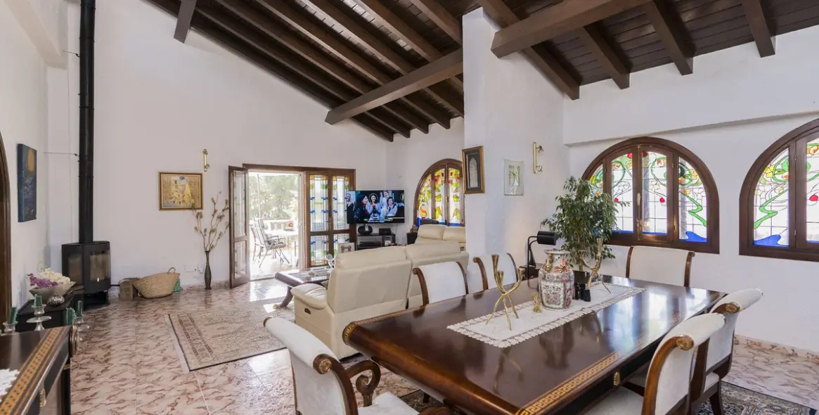 Продажа  отдельно стоящей виллы в Torrenueva 10