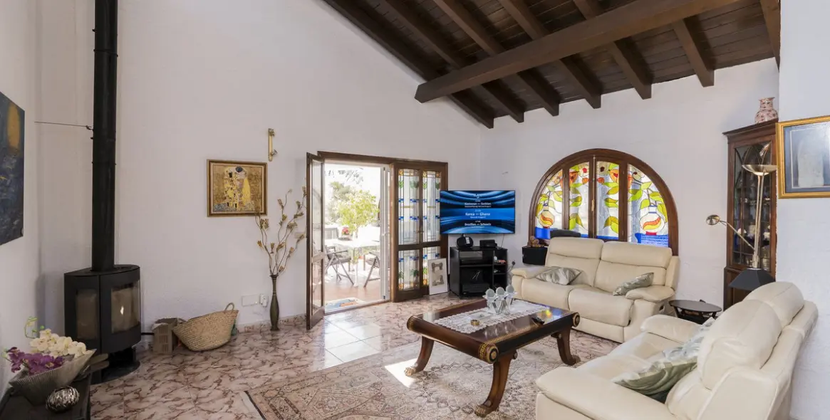 Продажа  отдельно стоящей виллы в Torrenueva 12