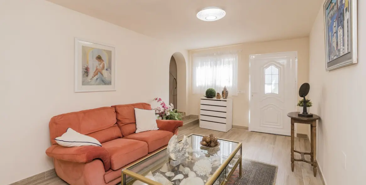 Продажа  отдельно стоящей виллы в Torrenueva 14