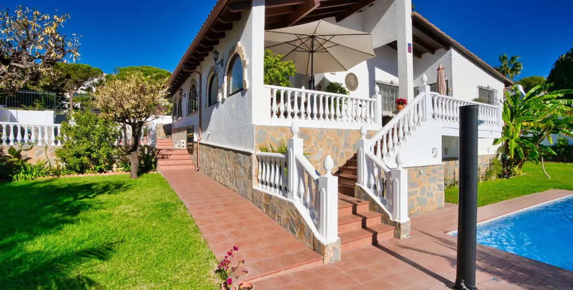 Продажа  отдельно стоящей виллы в Torrenueva 18