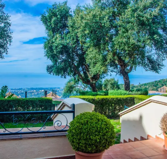 Продажа дома на две семьи в La Mairena