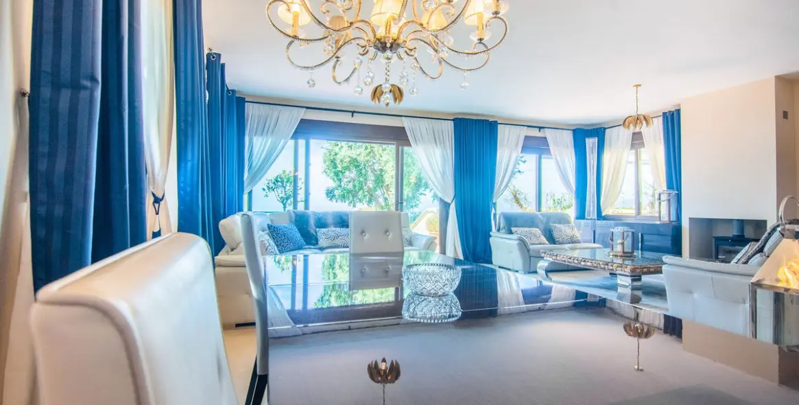 Продажа дома на две семьи в La Mairena 15