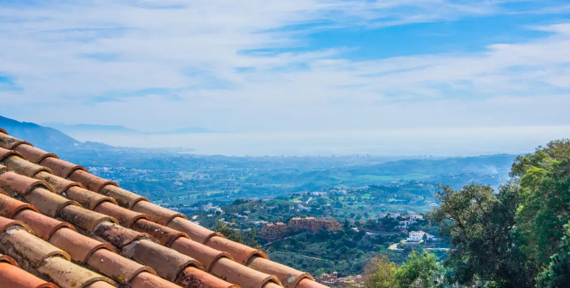 Sale of semi-detached house in La Mairena 22