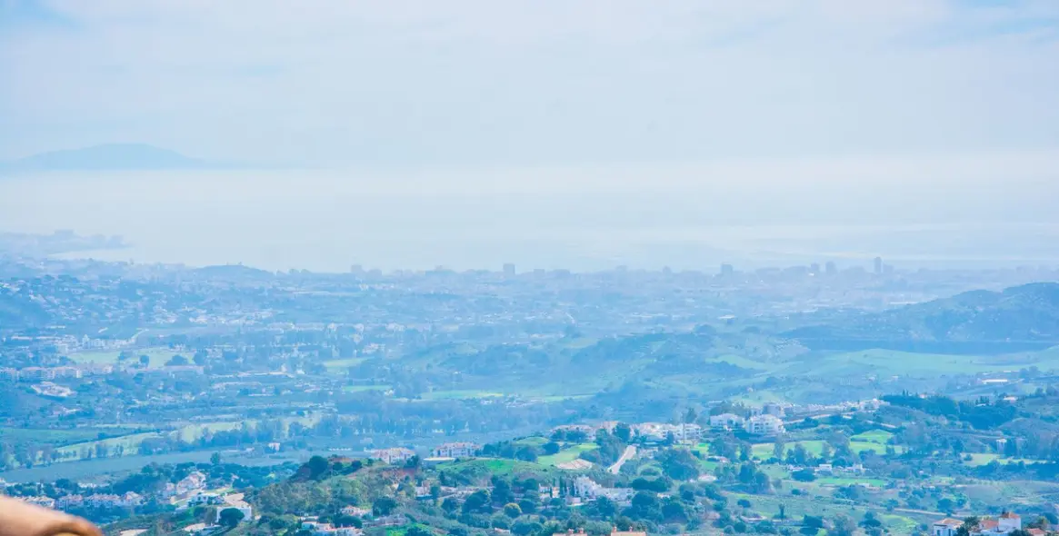 Sale of semi-detached house in La Mairena 24