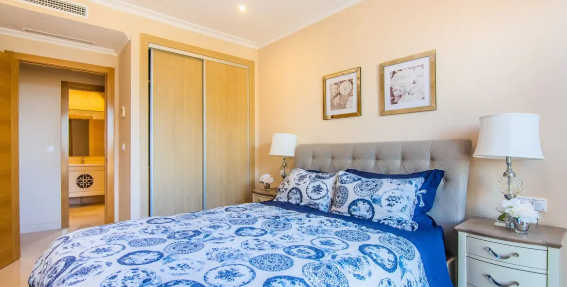 Sale of semi-detached house in La Mairena 27