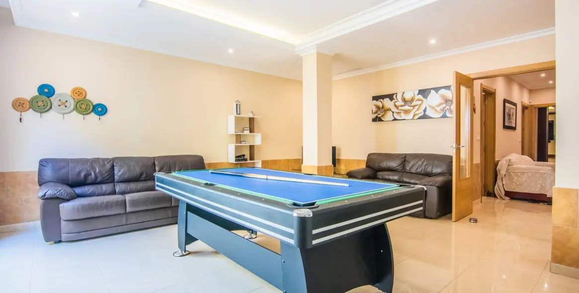 Sale of semi-detached house in La Mairena 42