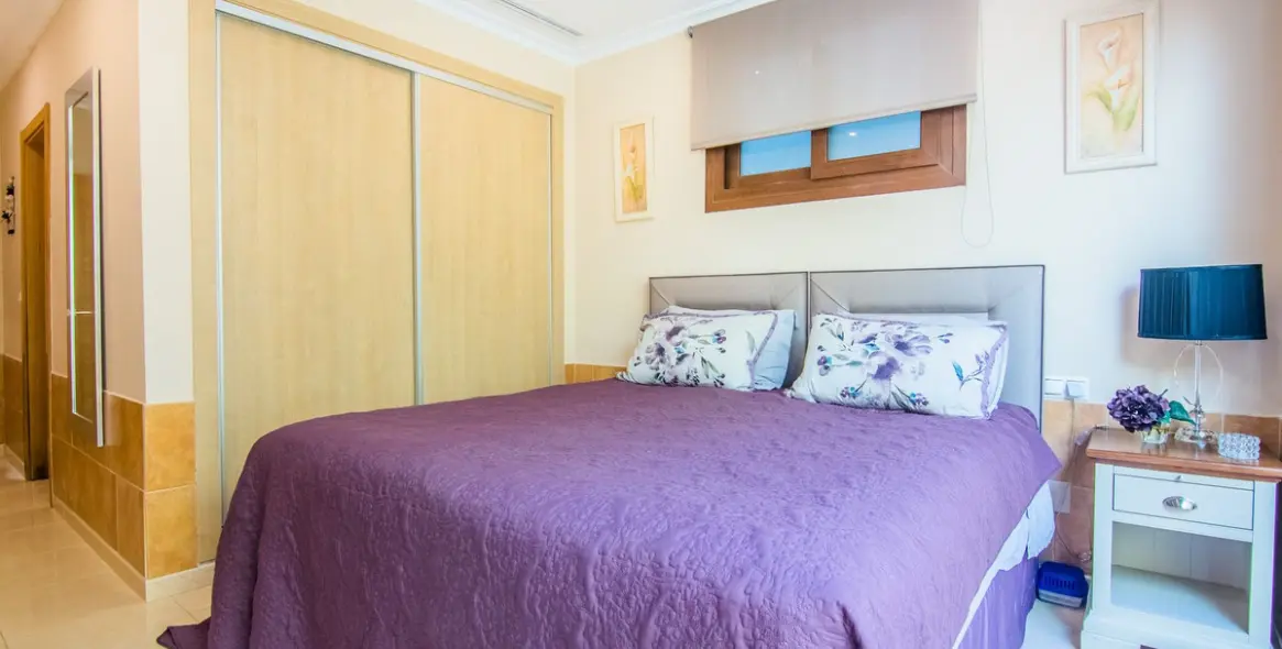 Sale of semi-detached house in La Mairena 48