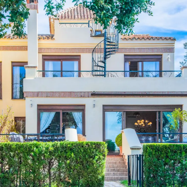 Sale of semi-detached house in La Mairena