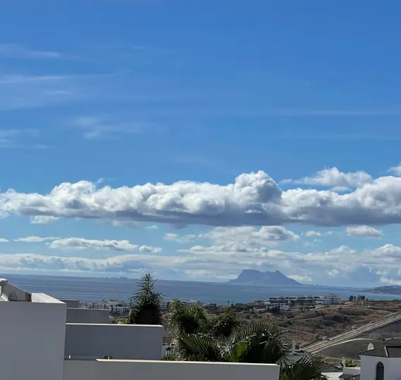 Sale of penthouse in Estepona