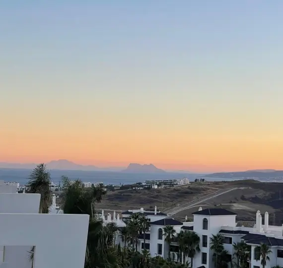 Sale of penthouse in Estepona