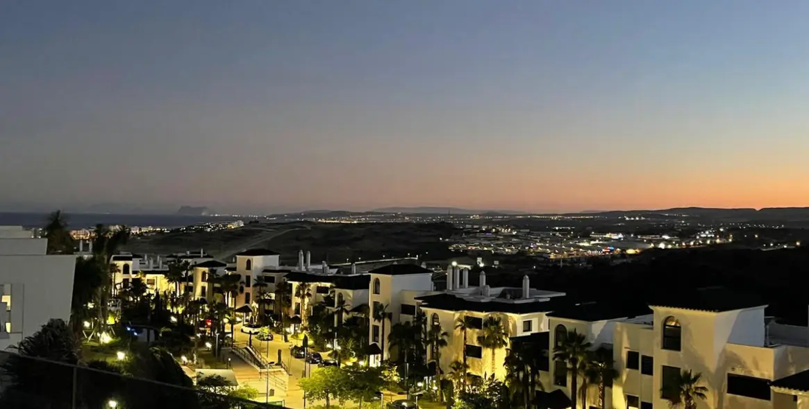 Sale of penthouse in Estepona 4