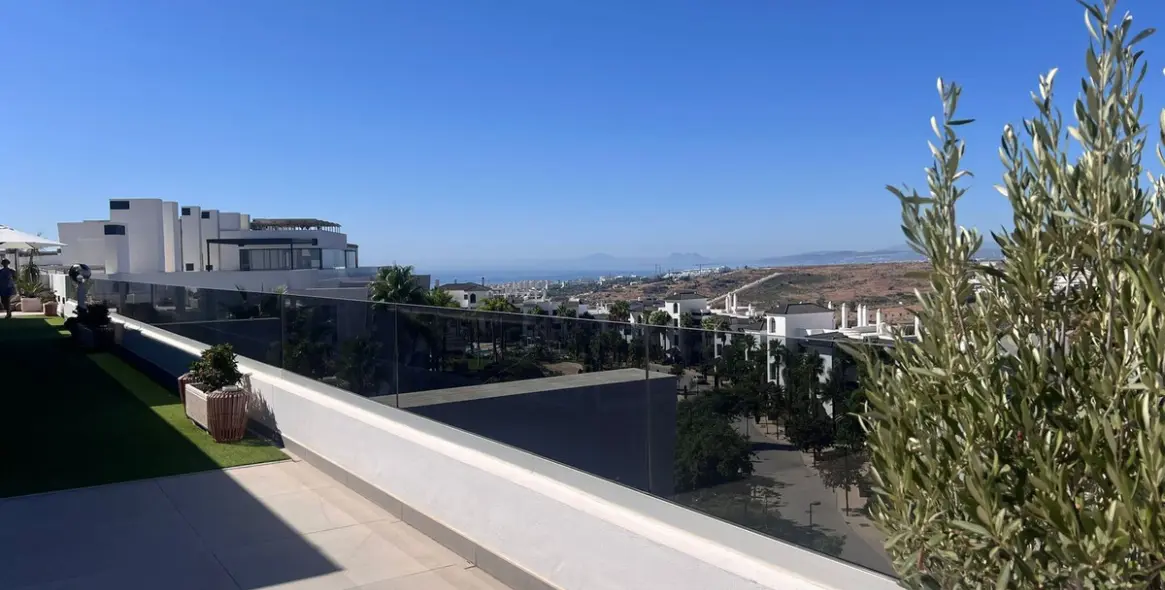 Sale of penthouse in Estepona 6
