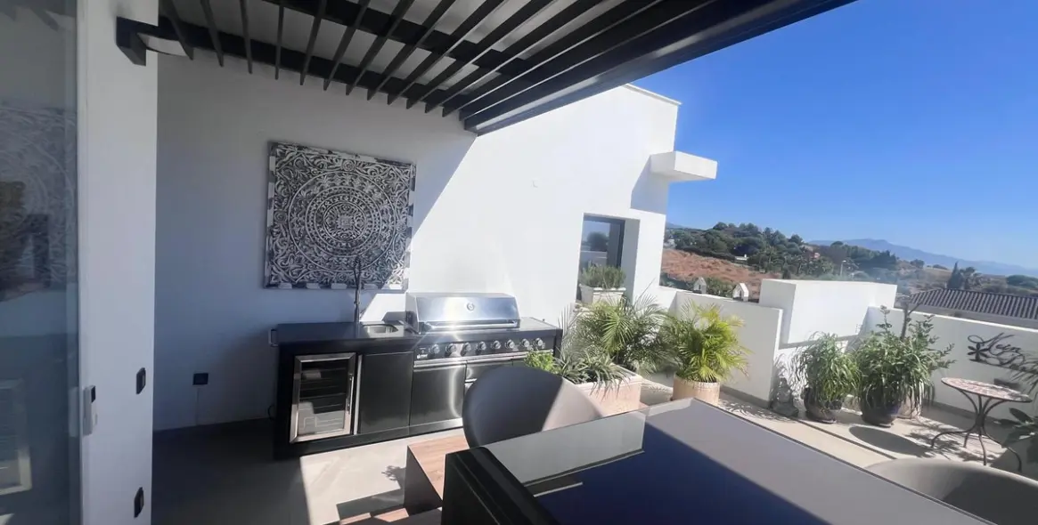 Sale of penthouse in Estepona 7