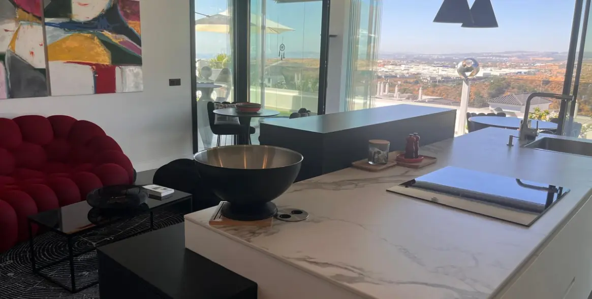 Sale of penthouse in Estepona 10