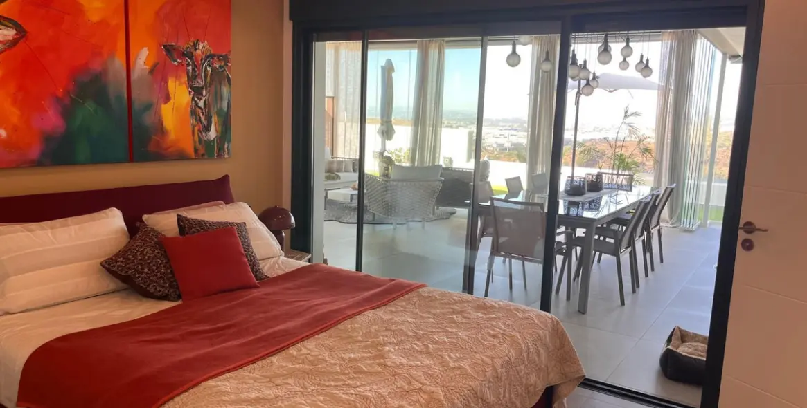 Sale of penthouse in Estepona 16