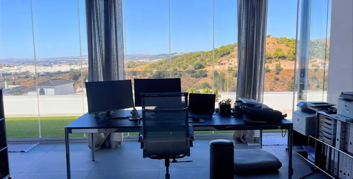 Sale of penthouse in Estepona 20