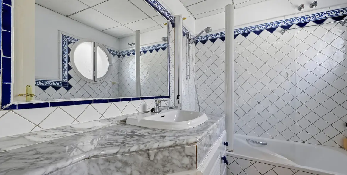 Sale of townhouse in Bahía de Marbella 21