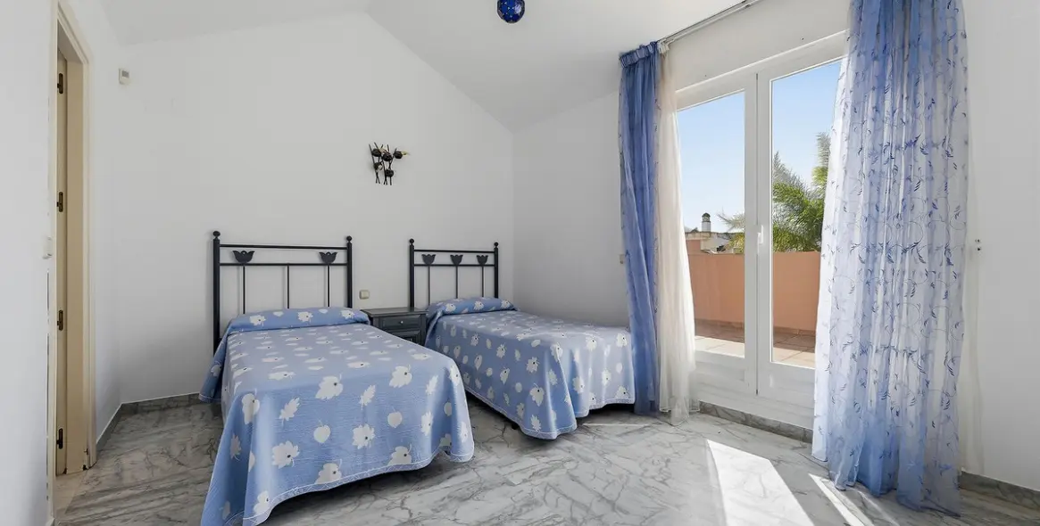 Sale of townhouse in Bahía de Marbella 22