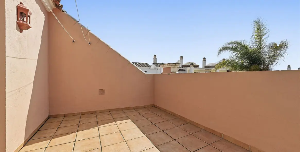 Sale of townhouse in Bahía de Marbella 26