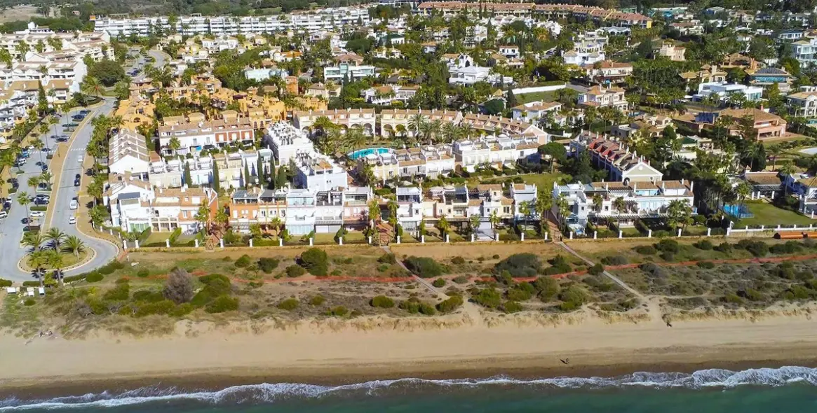 Sale of townhouse in Bahía de Marbella 30