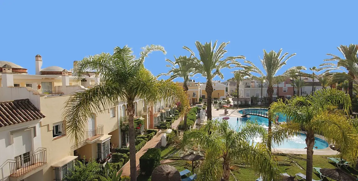 Sale of townhouse in Bahía de Marbella 31