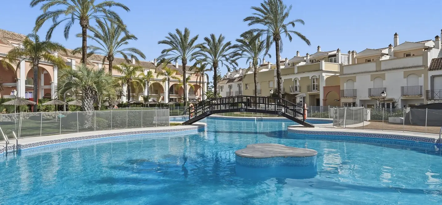 Sale of townhouse in Bahía de Marbella 0
