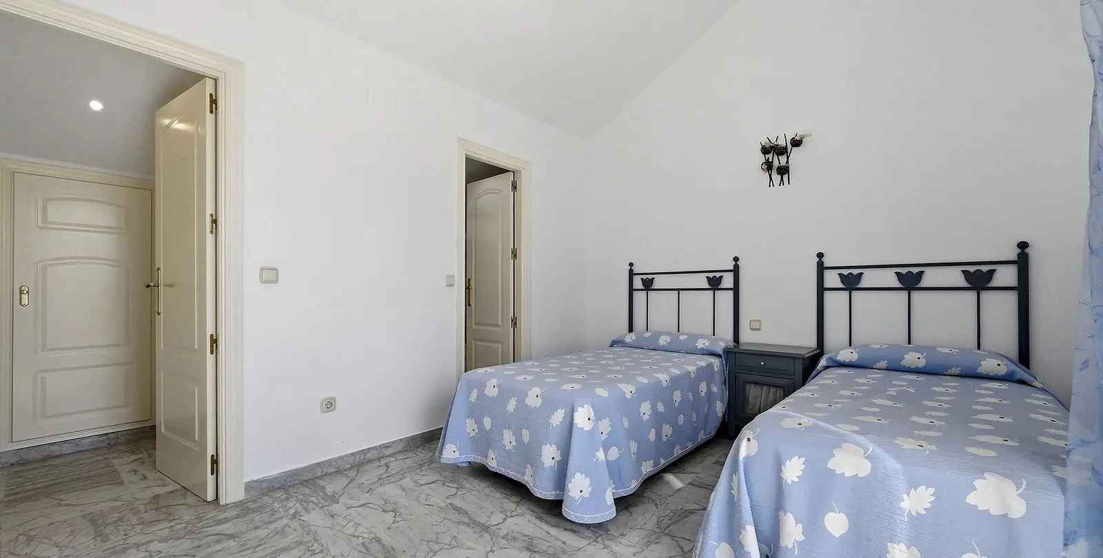 Sale of townhouse in Bahía de Marbella 23
