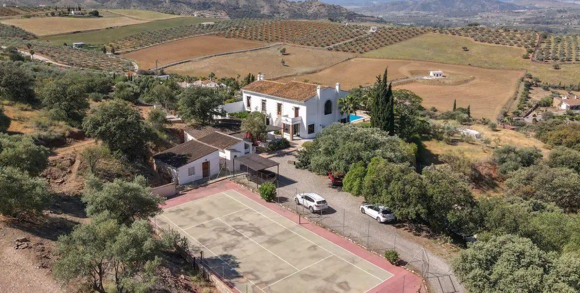 Venta de bed & breakfast en Alora 18